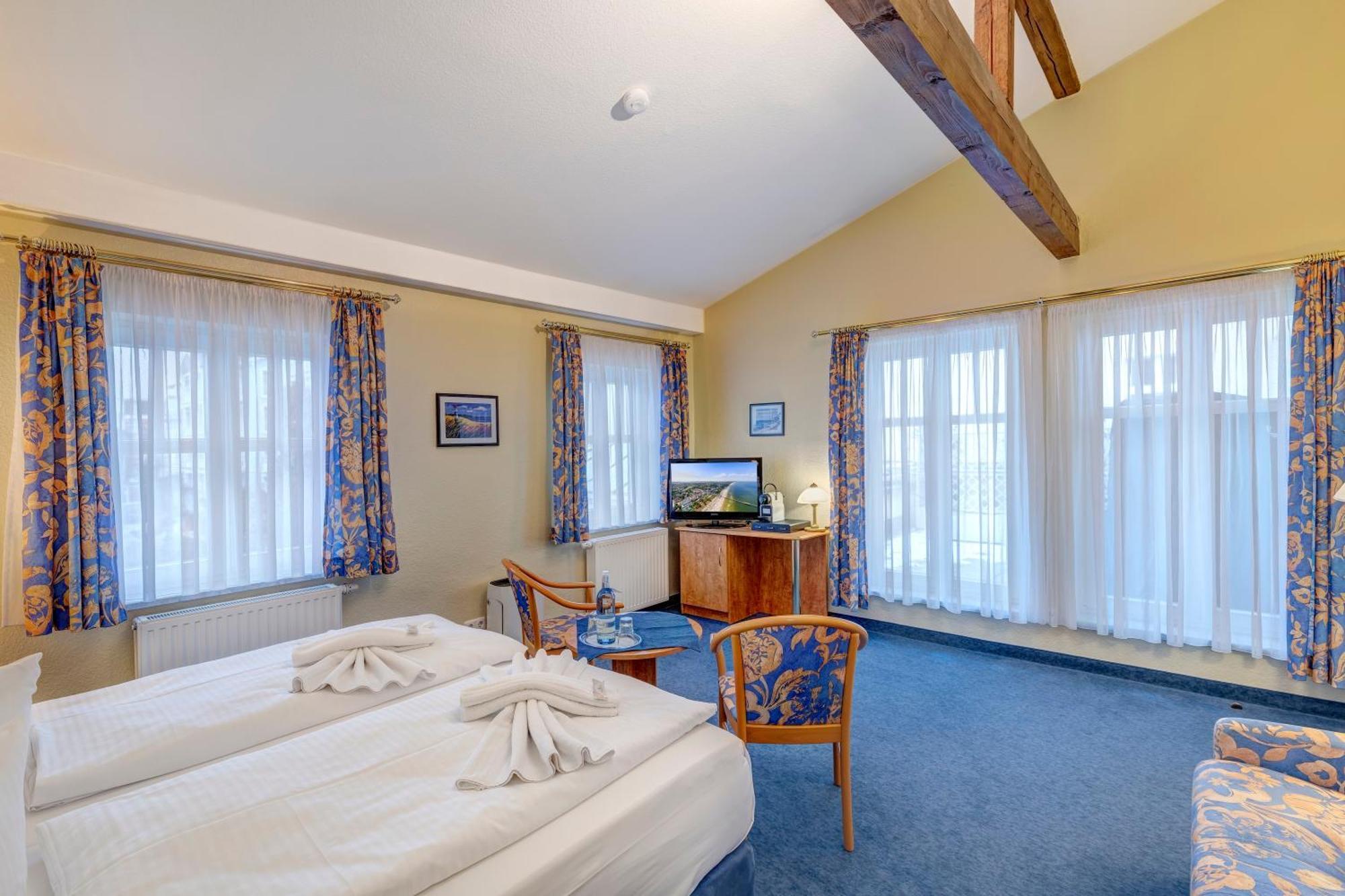 צינוביץ Haus Seeblick Hotel Garni & Ferienwohnungen מראה חיצוני תמונה