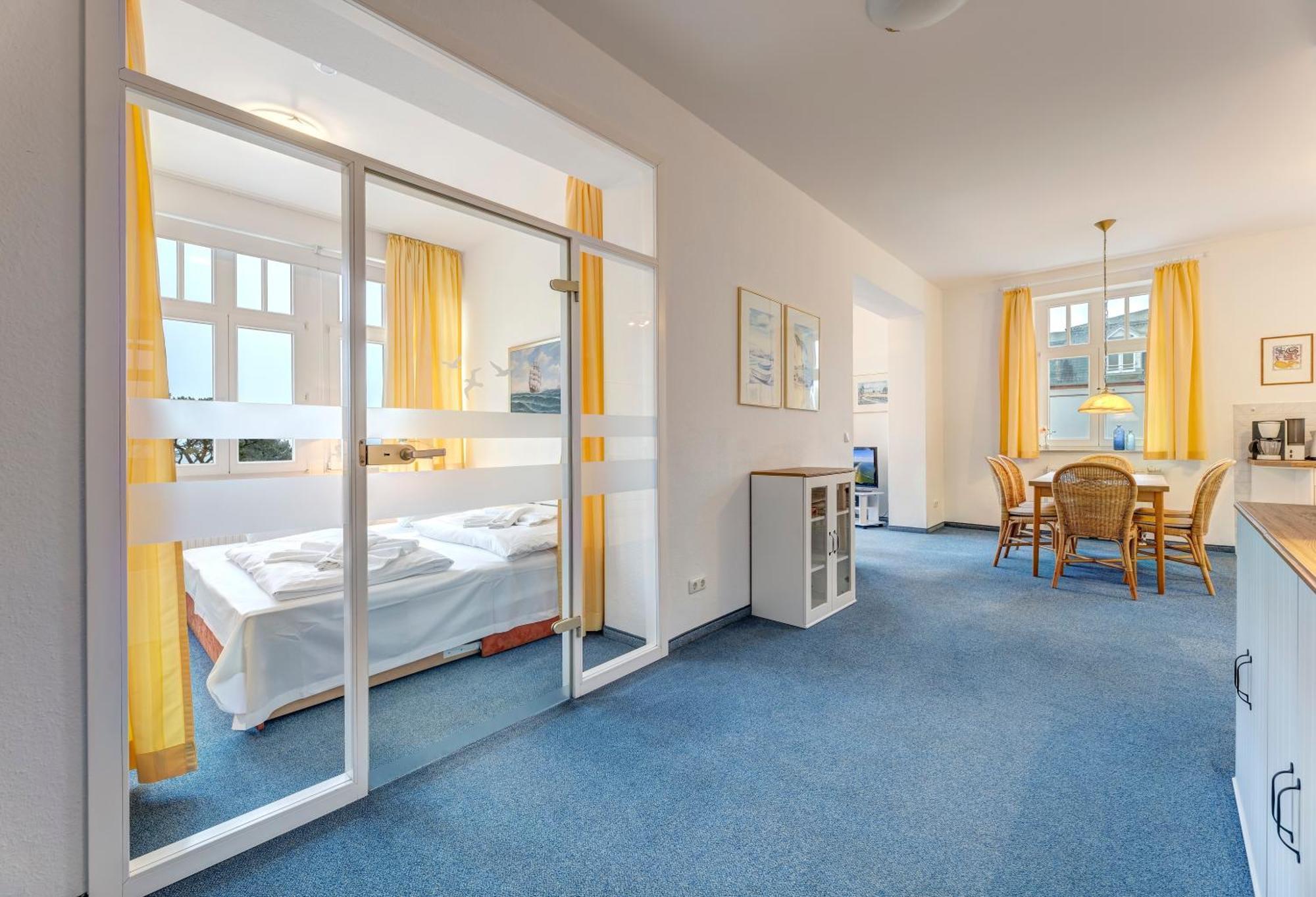 צינוביץ Haus Seeblick Hotel Garni & Ferienwohnungen מראה חיצוני תמונה